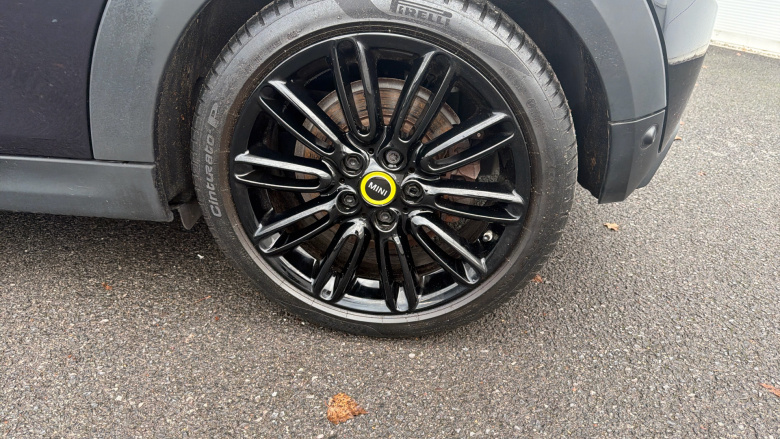 MINI Hatchback 135kW Cooper S Level 3 33kWh 3dr Auto Electric Hatchback